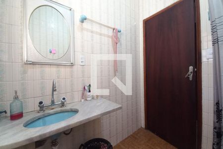 Casa à venda com 165m², 3 quartos e 5 vagas Casa à venda com 165m², 3 quartos e 5 vagasBanheiro Corredor