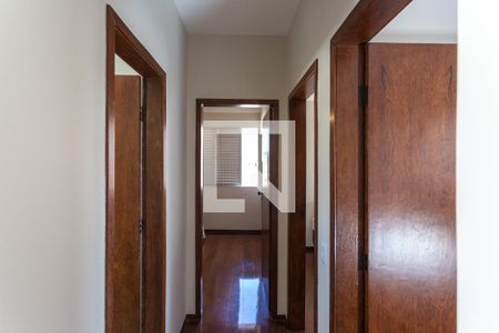 Corredor de apartamento para alugar com 3 quartos, 100m² em Lourdes, Belo Horizonte
