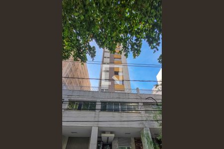 Apartamento para alugar com 100m², 3 quartos e 1 vaga Apartamento para alugar com 100m², 3 quartos e 1 vagaFachada