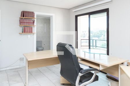 Apartamento à venda com 204m², 4 quartos e 3 vagasQuarto 4