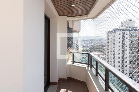 Apartamento à venda com 204m², 4 quartos e 3 vagasVaranda