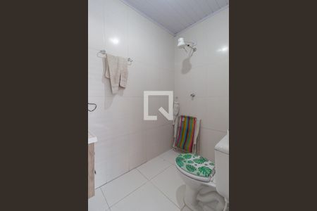 Casa à venda com 240m², 4 quartos e 2 vagasBanheiro da suíte