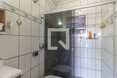 Casa à venda com 240m², 4 quartos e 2 vagasBanheiro da suíte
