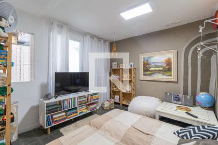 Casa à venda com 240m², 4 quartos e 2 vagasSala