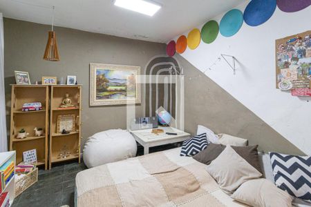Casa à venda com 240m², 4 quartos e 2 vagasSala