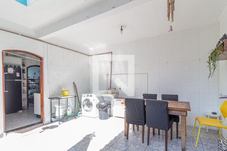 Casa à venda com 240m², 4 quartos e 2 vagasÁrea de serviço