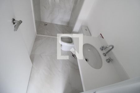 Apartamento à venda com 118m², 2 quartos e 3 vagasBanheiro da suíte 2 