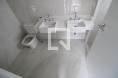 Apartamento à venda com 118m², 2 quartos e 3 vagasBanheiro da suíte 1