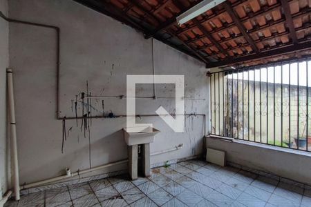 Casa à venda com 120m², 3 quartos e 3 vagasBarracão