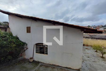 Casa à venda com 120m², 3 quartos e 3 vagasQuintal - Fundos