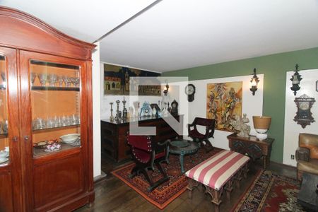 Casa para alugar com 468m², 3 quartos e 8 vagasSala