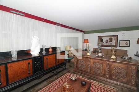 Casa para alugar com 468m², 3 quartos e 8 vagasSala