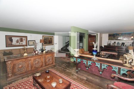 Casa para alugar com 468m², 3 quartos e 8 vagasSala