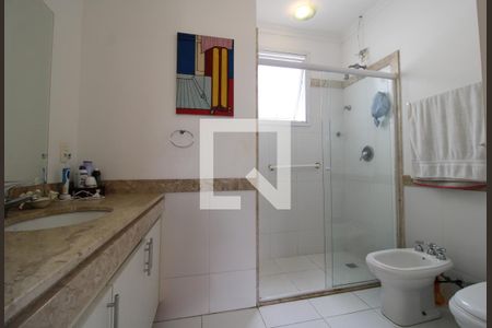 Casa à venda com 175m², 3 quartos e 3 vagasBanheiro da suíte 1 