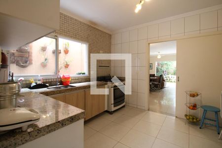 Casa à venda com 175m², 3 quartos e 3 vagasCozinha 