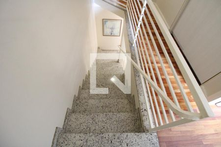 Casa à venda com 175m², 3 quartos e 3 vagasEscada 