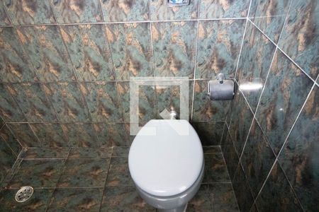 Casa para alugar com 250m², 3 quartos e 4 vagas Casa para alugar com 250m², 3 quartos e 4 vagasBanheiro da Suíte