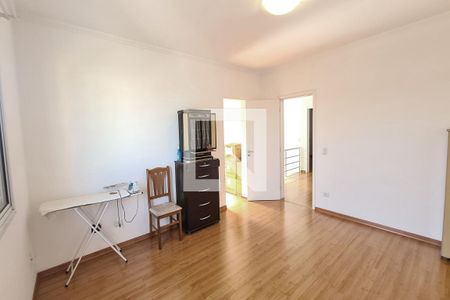 Casa à venda com 207m², 4 quartos e 2 vagasSuíte