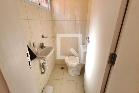 Casa à venda com 207m², 4 quartos e 2 vagas Casa à venda com 207m², 4 quartos e 2 vagasLavabo