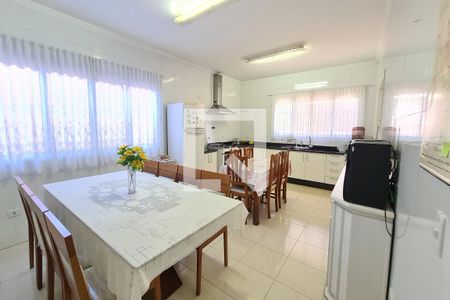 Casa à venda com 207m², 4 quartos e 2 vagas Casa à venda com 207m², 4 quartos e 2 vagasCozinha
