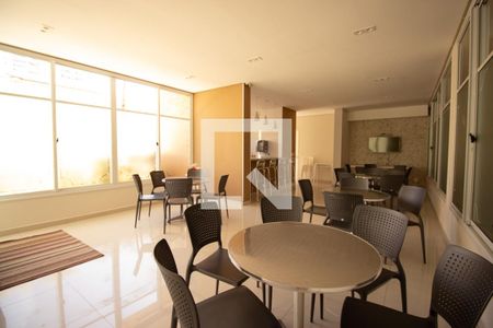 Apartamento à venda com 58m², 2 quartos e 1 vaga Apartamento à venda com 58m², 2 quartos e 1 vagaÁrea comum - Salão de festas