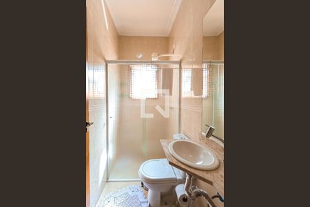 Casa à venda com 180m², 5 quartos e 4 vagasBanheiro da Suíte 2