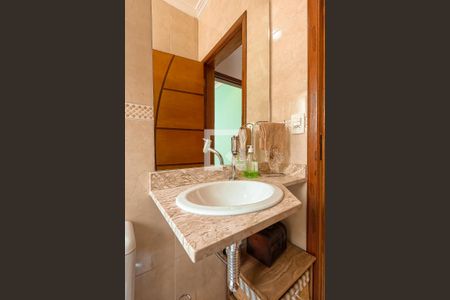 Casa à venda com 180m², 5 quartos e 4 vagasBanheiro da Suíte 2