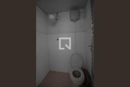 Casa à venda com 180m², 5 quartos e sem vagaBanheiro de serviço