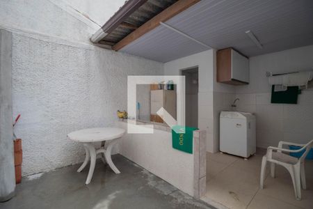 Casa à venda com 180m², 5 quartos e sem vagaÁrea de Serviço