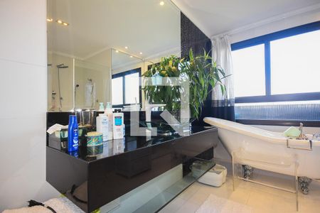 Apartamento para alugar com 238m², 2 quartos e 4 vagasBanheiro suíte 2