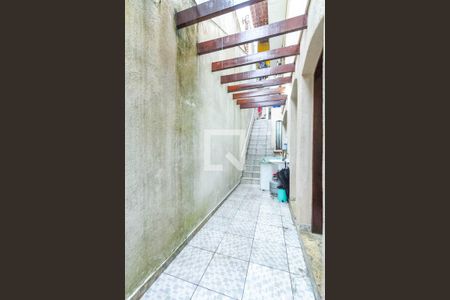 Casa à venda com 180m², 3 quartos e 2 vagas Casa à venda com 180m², 3 quartos e 2 vagasCorredor