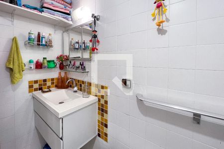 Apartamento para alugar com 120m², 3 quartos e 1 vaga Apartamento para alugar com 120m², 3 quartos e 1 vagaBanheiro da Suíte