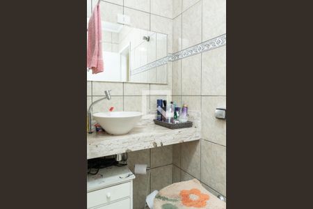 Casa à venda com 214m², 3 quartos e 2 vagas Casa à venda com 214m², 3 quartos e 2 vagasBanheiro da Suíte
