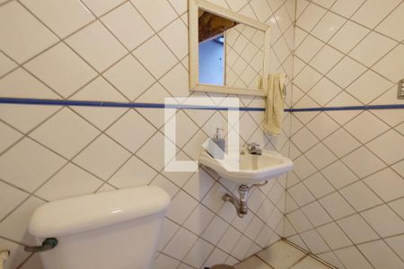 Casa à venda com 380m², 3 quartos e 3 vagas Casa à venda com 380m², 3 quartos e 3 vagasBanheiro 2