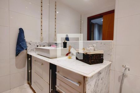 Casa à venda com 380m², 3 quartos e 3 vagas Casa à venda com 380m², 3 quartos e 3 vagasBanheiro da Suíte 1