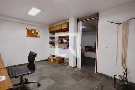 Casa à venda com 380m², 3 quartos e 3 vagas Casa à venda com 380m², 3 quartos e 3 vagasEscritório 1