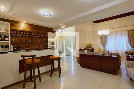 Casa à venda com 380m², 3 quartos e 3 vagas Casa à venda com 380m², 3 quartos e 3 vagasSala 1