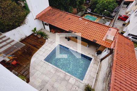 Casa à venda com 380m², 3 quartos e 3 vagas Casa à venda com 380m², 3 quartos e 3 vagasPiscina