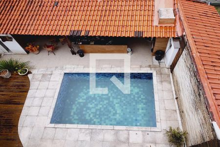 Casa à venda com 380m², 3 quartos e 3 vagas Casa à venda com 380m², 3 quartos e 3 vagasPiscina