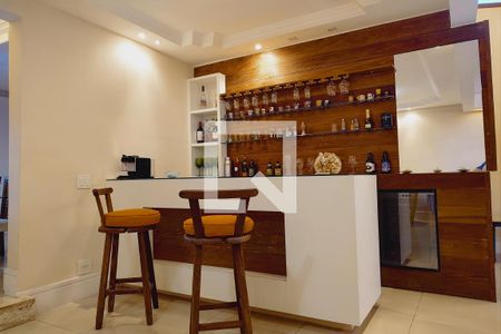Casa à venda com 380m², 3 quartos e 3 vagas Casa à venda com 380m², 3 quartos e 3 vagasSala 1