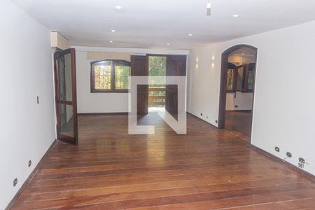 Sala 1 de casa para alugar com 4 quartos, 380m² em Jardim Santa Helena, São Paulo