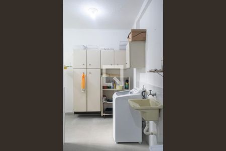 Casa à venda com 128m², 3 quartos e 2 vagas Casa à venda com 128m², 3 quartos e 2 vagasÁrea de Serviço