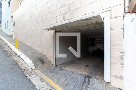 Casa à venda com 212m², 2 quartos e 1 vaga Casa à venda com 212m², 2 quartos e 1 vagaGaragem