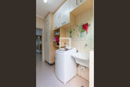 Casa à venda com 243m², 3 quartos e 5 vagas Casa à venda com 243m², 3 quartos e 5 vagasÁrea de Serviço