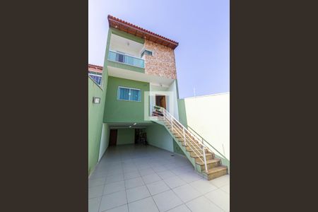 Casa à venda com 243m², 3 quartos e 5 vagas Casa à venda com 243m², 3 quartos e 5 vagasFrente do Imóvel