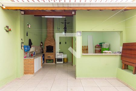 Casa à venda com 243m², 3 quartos e 5 vagas Casa à venda com 243m², 3 quartos e 5 vagasQuintal Fundos / Área de Churrasco