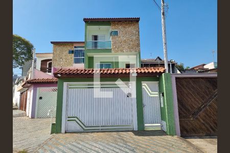 Casa à venda com 243m², 3 quartos e 5 vagas Casa à venda com 243m², 3 quartos e 5 vagasFachada