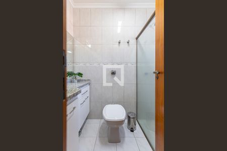 Casa à venda com 243m², 3 quartos e 5 vagas Casa à venda com 243m², 3 quartos e 5 vagasBanheiro da Suite 2