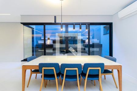 Casa à venda com 399m², 3 quartos e 4 vagas Casa à venda com 399m², 3 quartos e 4 vagasSala