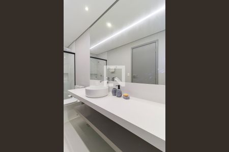 Casa à venda com 399m², 3 quartos e 4 vagas Casa à venda com 399m², 3 quartos e 4 vagasEdícula - Banheiro